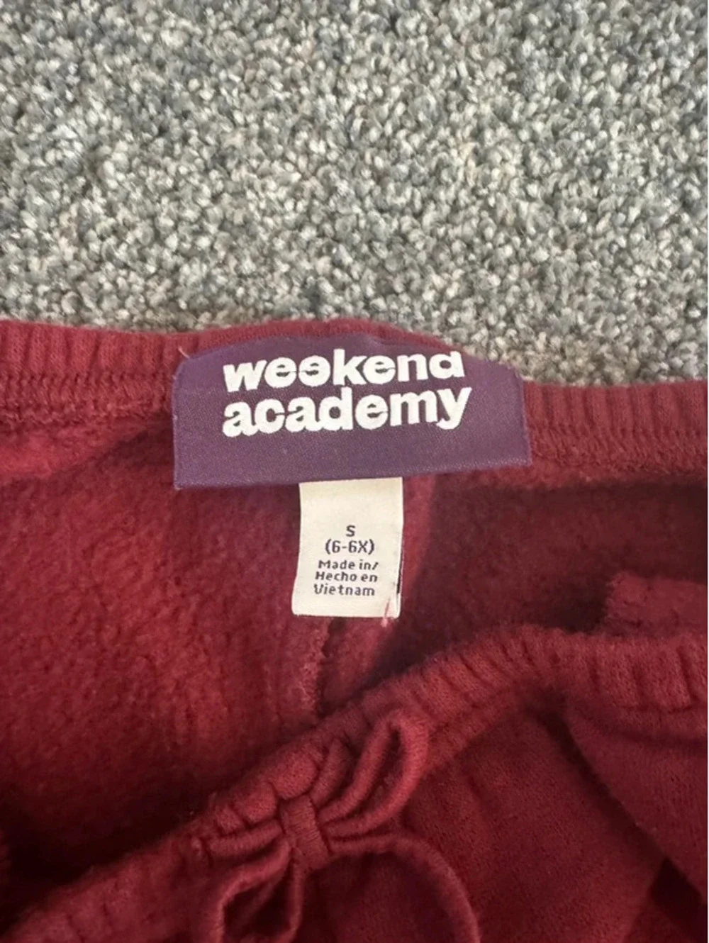 Girl’s weekend academy maroon two piece sweatsuit size small 6/6X